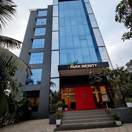 Hotel The Park Infinity Súrat Exteriér fotografie